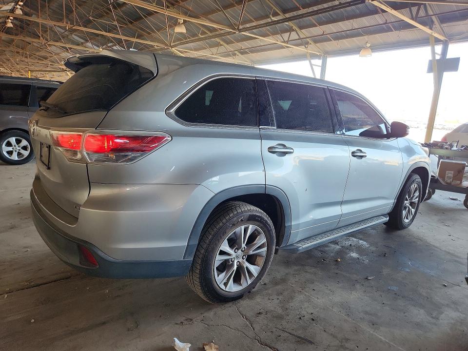 2015 Toyota Highlander VIN 5TDZKRFH6FS082602 COPART salvage auction — FRONT END, Az - Cert Of Title - Salvage, sold $3,700 on 2026-07-15 (photo 3)