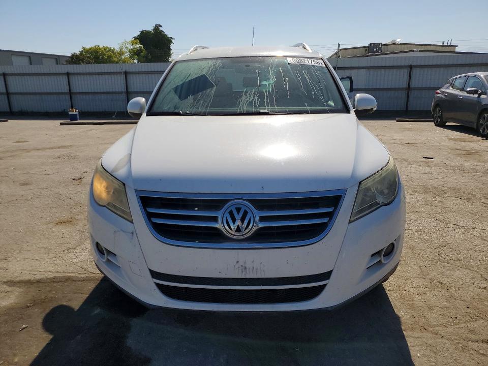 2011 Volkswagen Tiguan VIN WVGAV7AXXBW502181 COPART salvage auction — SIDE, CA - SALVAGE CERTIFICATE, sold $925 on 2026-08-14 (photo 5)