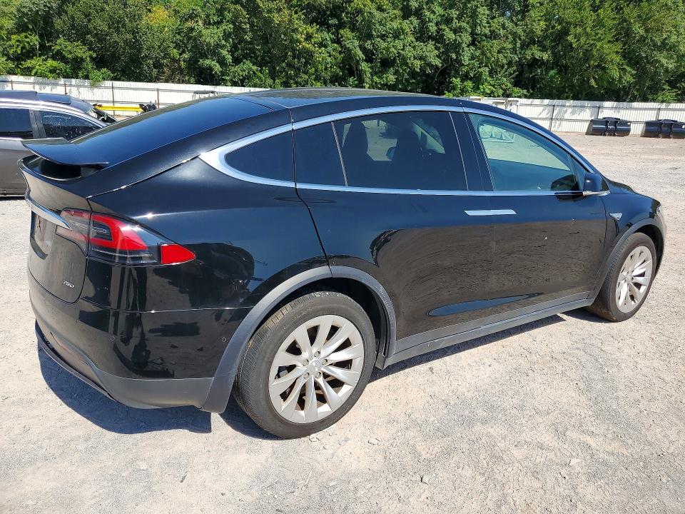 2016 Tesla Model x VIN 5YJXCAE28GF008736 COPART salvage auction — MINOR DENT/SCRATCHES, OK - CERTIFICATE OF TITLE (P), sold $6,000 on 2026-07-30 (photo 3)