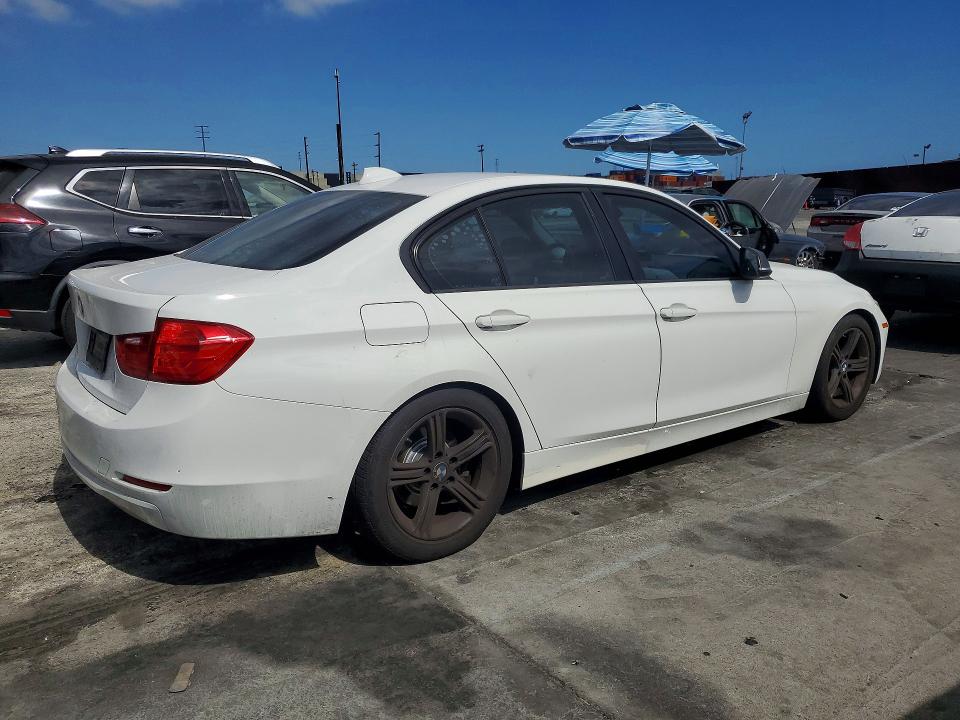 2015 BMW 3er VIN WBA3B1G56FNT07650 COPART salvage auction — FRONT END, Ca - Dis/Dlr/Exp Only Clean Title, sold $1,700 on 2026-07-22 (photo 3)