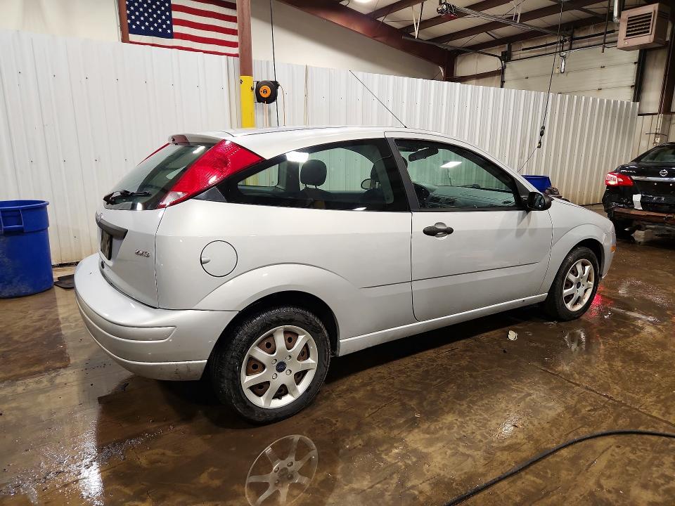 2005 Ford Focus VIN 3FAFP31N15R129895 COPART salvage auction — FRONT END, PA - CERTIFICATE OF SALVAGE, sold $175 on 2026-07-24 (photo 3)