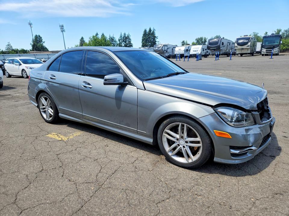 2013 Mercedes-benz C-klasse VIN WDDGF8AB0DA786870 COPART salvage auction — FRONT END, Or - Salvage Title Certificate, sold $2,300 on 2026-08-17 (photo 4)