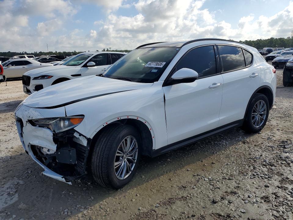 2022 Alfa romeo Stelvio VIN ZASPAJANXN7D26857 — COPART salvage auction photo