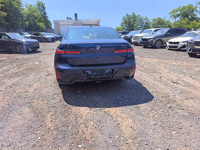 2026 BMW 7er VIN WBA33EH02TCW78982 COPART salvage auction — HAIL, Nj - Cert Of Title-Salvage, sold $73,000 on 2026-08-04 (photo 6)
