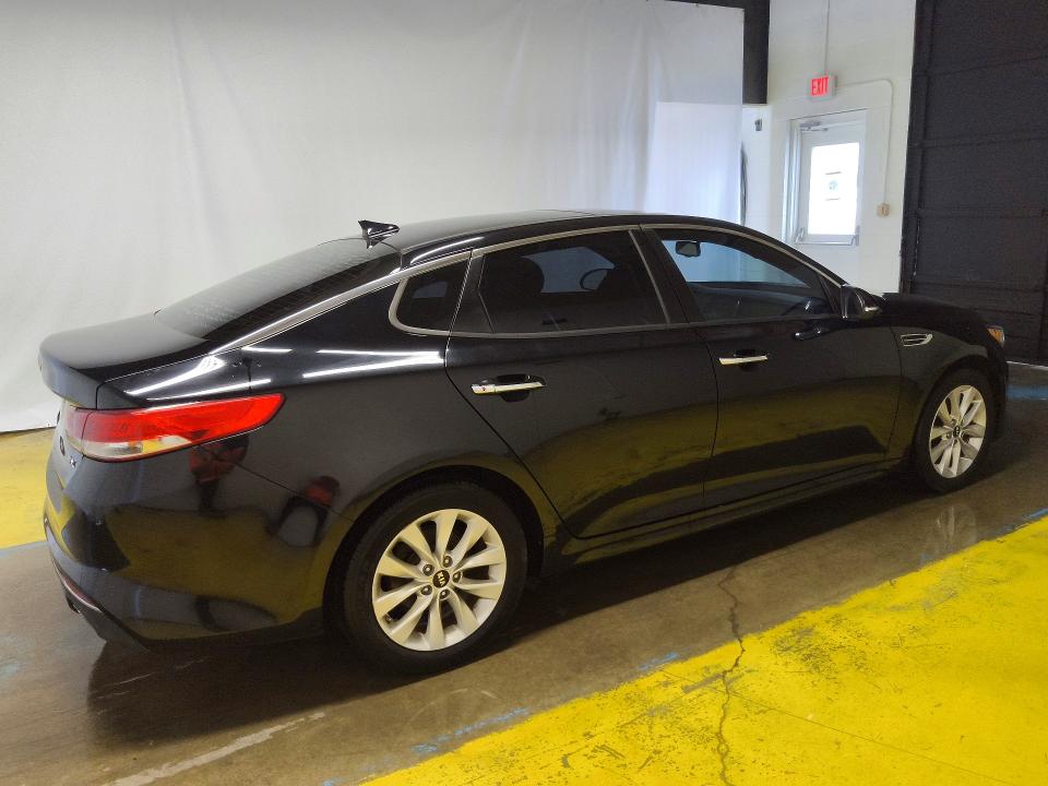 2016 Kia Optima VIN 5XXGU4L38GG086585 COPART salvage auction — MECHANICAL, In - Certificate Of Title, sold $850 on 2026-07-23 (photo 3)