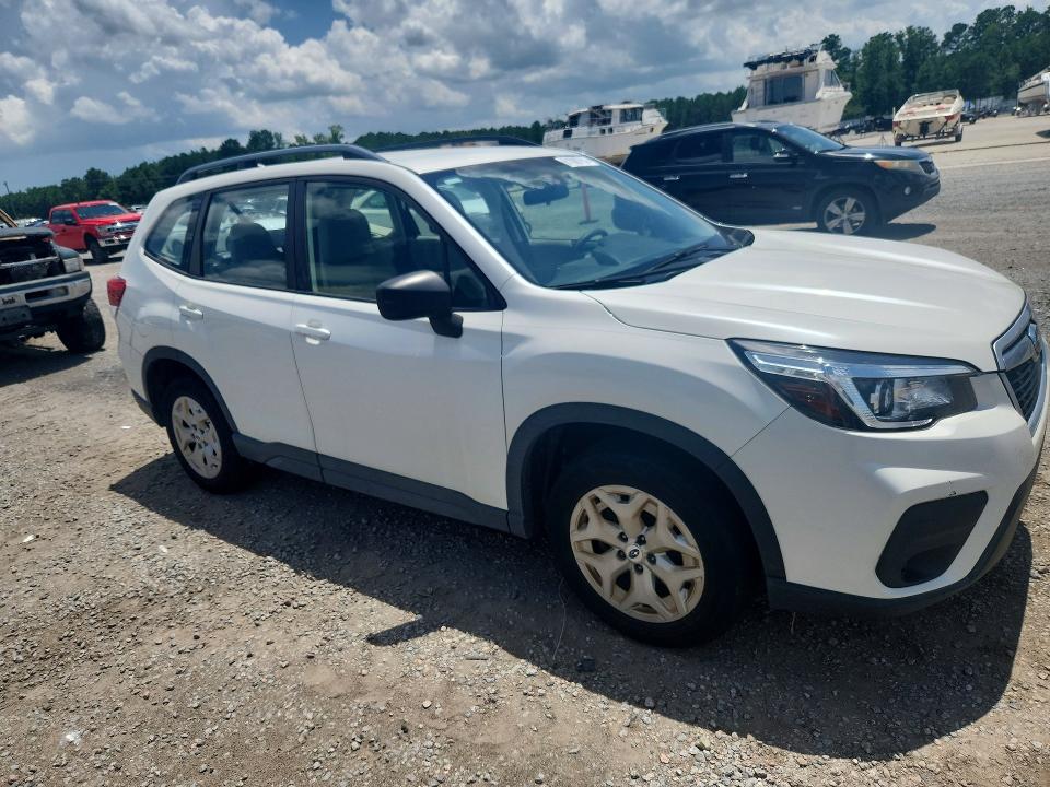 2020 Subaru Forester VIN JF2SKADC6LH484745 COPART salvage auction — MINOR DENT/SCRATCHES, Nc - Dealer Only Clean Title, sold $3,700 on 2026-07-27 (photo 4)