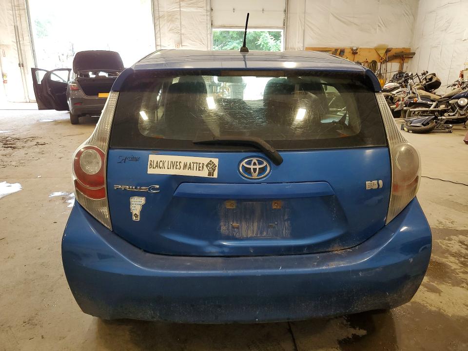 2013 Toyota Prius c VIN JTDKDTB36D1554245 COPART salvage auction — FRONT END, Vt - Certificate Of Title, sold $200 on 2026-07-20 (photo 6)