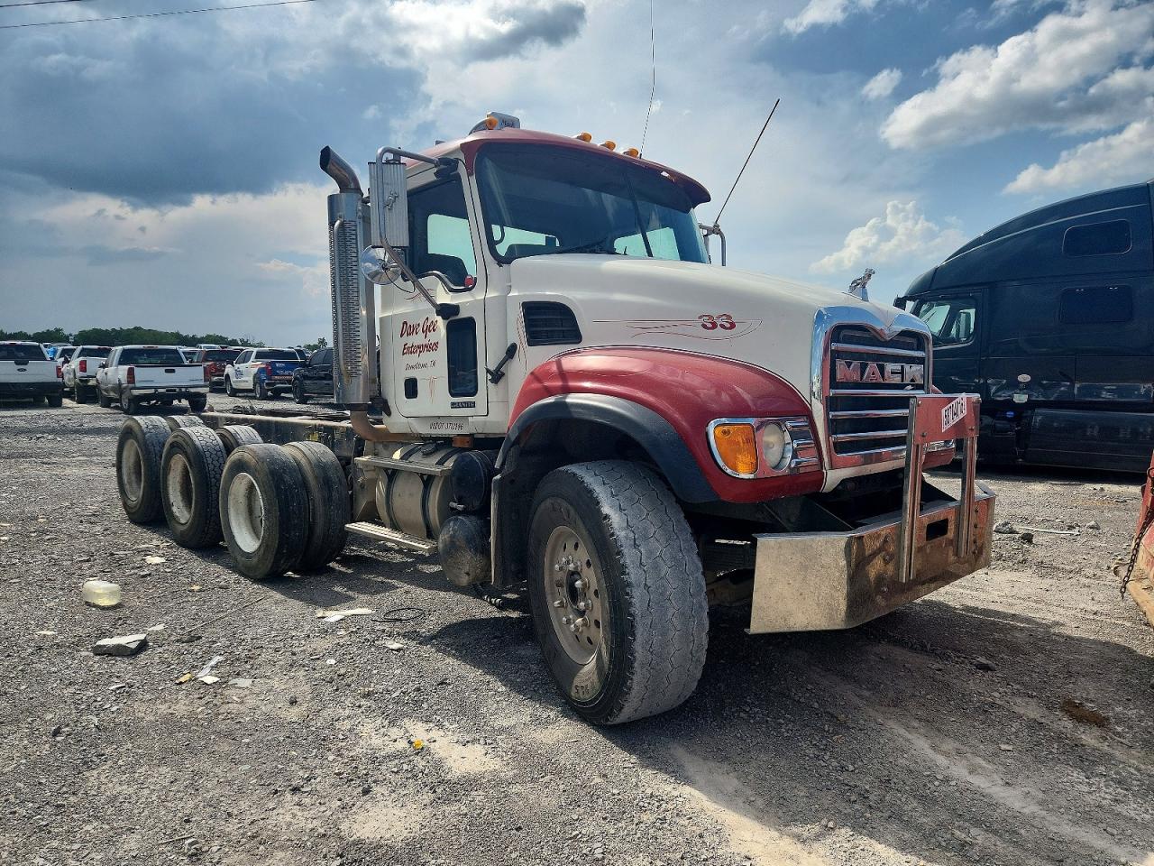 2005 Mack Unknown VIN 1M2AG11C25M016856 — COPART salvage auction photo