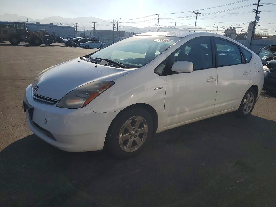 2007 Toyota Prius VIN JTDKB20U273236188 COPART salvage auction — MINOR DENT/SCRATCHES, CA - DIS/DLR/EXP ONLY CLEAN TITLE, sold $250 on 2026-07-27 (photo 1)