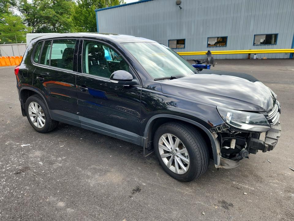 2017 Volkswagen Tiguan VIN WVGBV7AX3HK047405 COPART salvage auction — FRONT END, Or - Salvage Title Certificate, sold $1,450 on 2026-08-12 (photo 4)