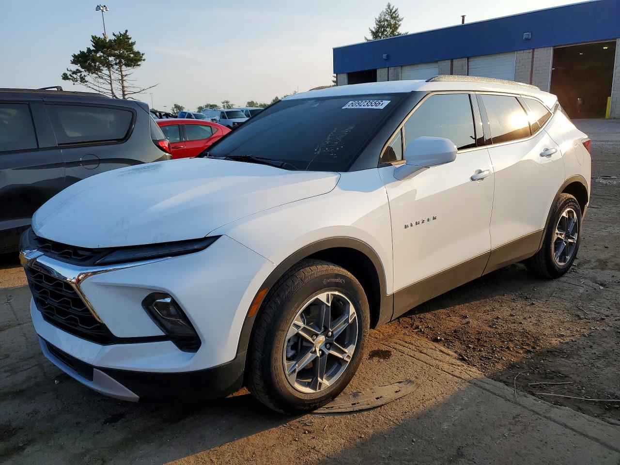 2025 Chevrolet Blazer VIN 3GNKBHR49SS121474 — COPART salvage auction photo