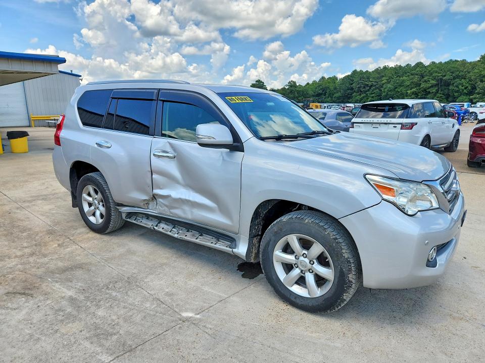 2010 Lexus Gx 460 VIN JTJBM7FX7A5013937 COPART salvage auction — SIDE, MS - CERT OF TITLE-SALVAGED (P), sold $8,000 on 2026-07-17 (photo 4)