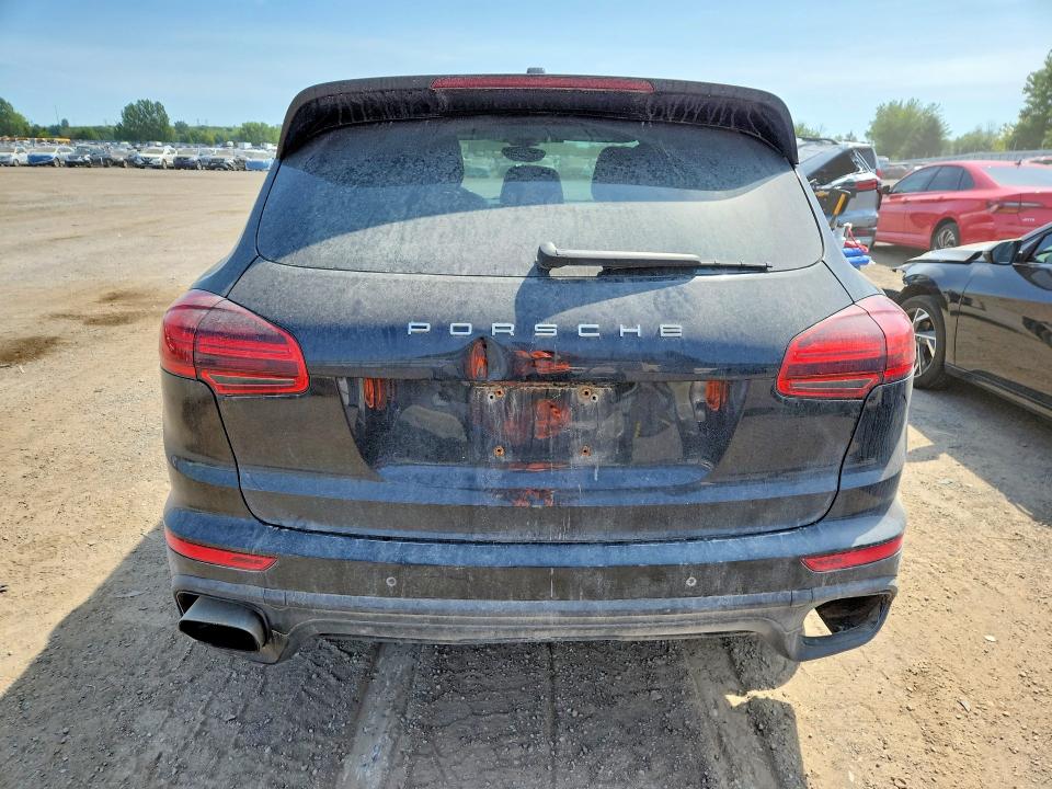2017 Porsche Cayenne VIN WP1AA2A27HKA88556 COPART salvage auction — MECHANICAL, ON - PERMIT NO BRAND - UNFIT, sold $4,750 on 2026-08-04 (photo 6)