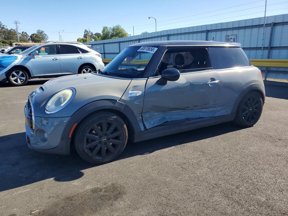 2015 Mini Cooper VIN WMWXP7C50F2A33216 COPART salvage auction — SIDE, Ca - Salvage Certificate, sold $850 on 2026-08-10 (photo 1)