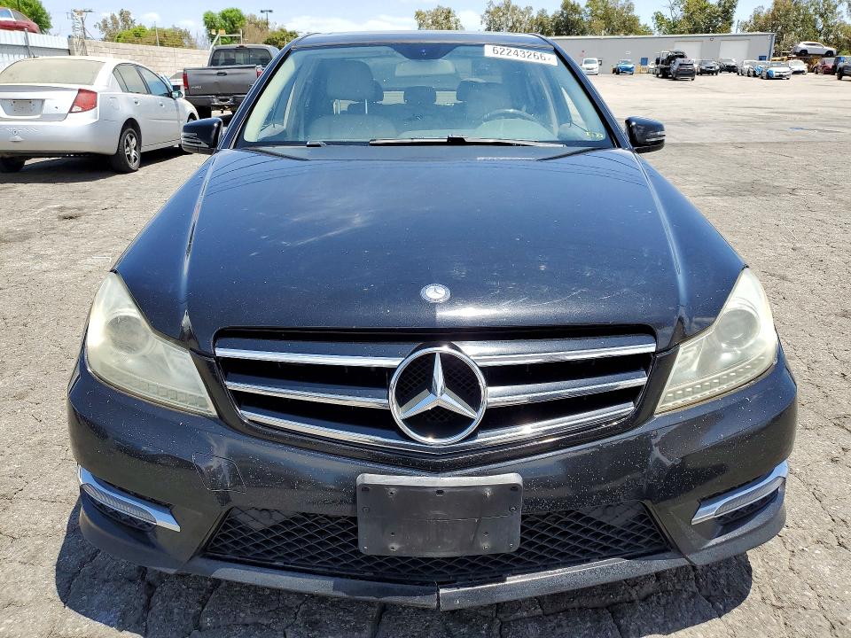 2014 Mercedes-benz C-klasse VIN WDDGF4HB8EA900324 COPART salvage auction — MINOR DENT/SCRATCHES, Ca - Dis/Dlr/Exp Only Clean Title, sold $250 on 2026-07-27 (photo 5)