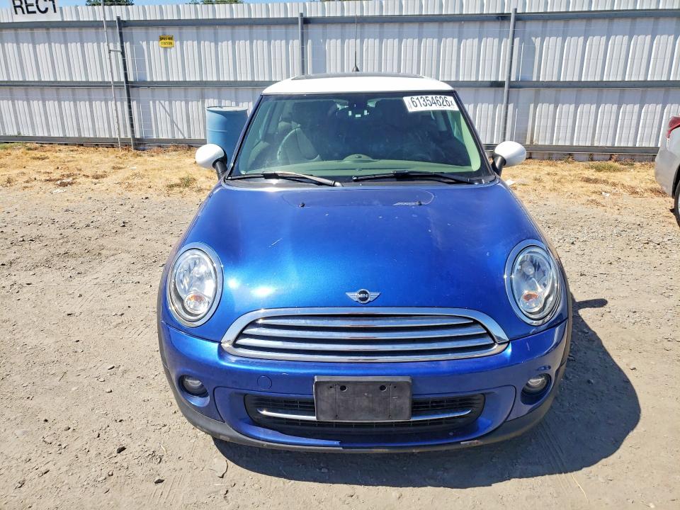 2013 Mini Cooper VIN WMWSU3C52DT374150 COPART salvage auction — MINOR DENT/SCRATCHES, CA - DIS/DLR/EXP APP FOR DUP CLEAN, sold $175 on 2026-07-21 (photo 5)