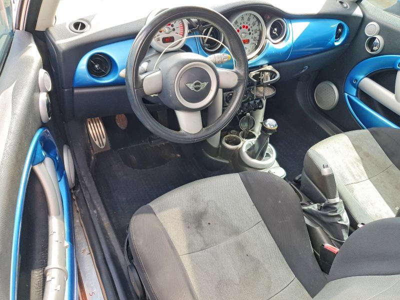 2005 Mini Cooper VIN WMWRE33565TL14014 COPART salvage auction — SIDE, Fl - Cert Of Title Slvg Rebuildable, sold $275 on 2026-08-12 (photo 8)
