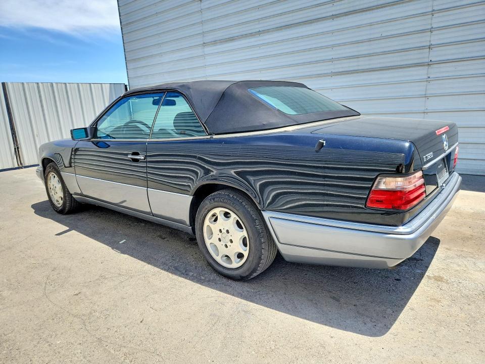 1995 Mercedes-benz E-class VIN WDBEA66EXSC282317 COPART salvage auction — MINOR DENT/SCRATCHES, Ca - Dis/Dlr/Exp Only Clean Title (P), sold $6,800 on 2026-07-31 (photo 2)