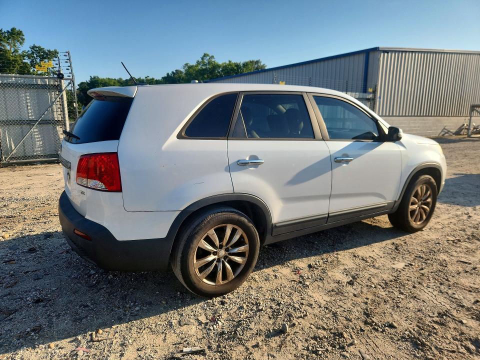 2011 Kia Sorento VIN 5XYKU4A14BG031065 COPART salvage auction — NORMAL WEAR, FL - CERTIFICATE OF TITLE, sold $1,500 on 2026-07-28 (photo 3)