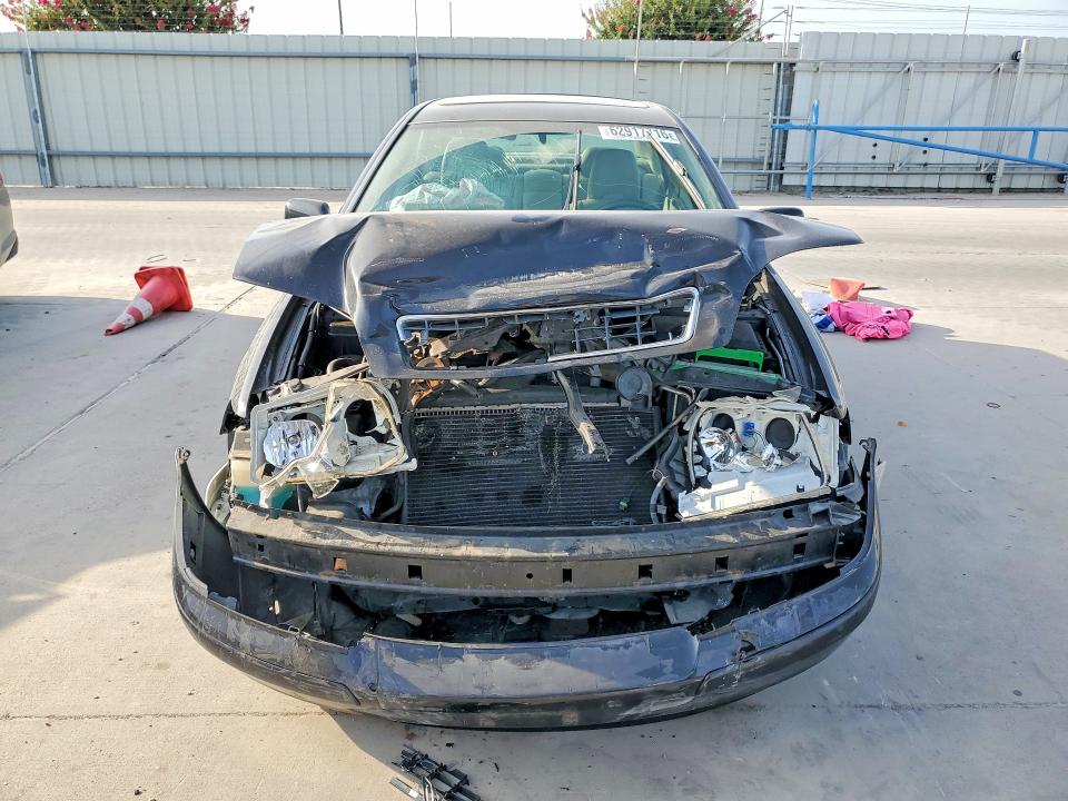 2004 Volvo S40 VIN YV1VS27514F074635 COPART salvage auction — FRONT END, Tx - Salvage Vehicle Title, sold $250 on 2026-08-10 (photo 5)
