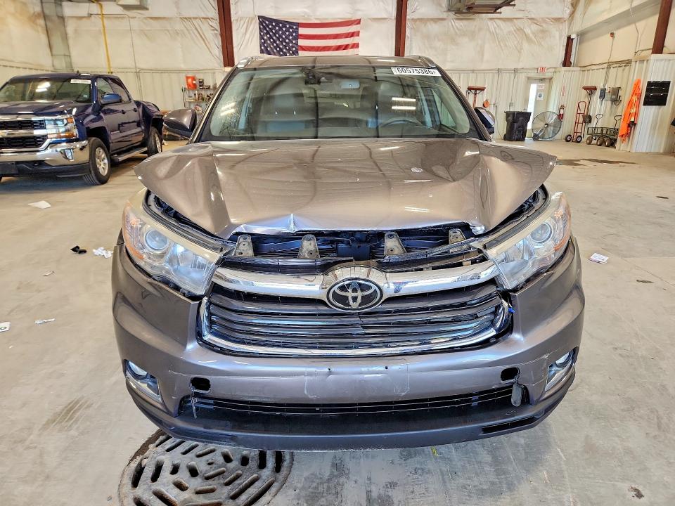 2016 Toyota Highlander VIN 5TDDKRFH7GS293853 COPART salvage auction — FRONT END, Wi - Certificate Of Title, sold $300 on 2026-07-29 (photo 5)