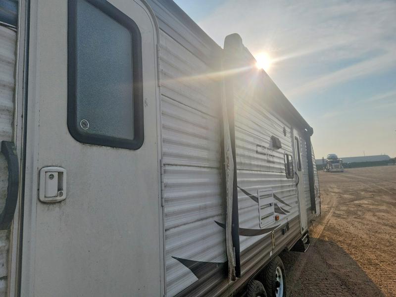 2015 Salem by forest rive Trailers VIN 4X4TSMB22F7406630 COPART salvage auction — ROOF, CZ, sold $0 on 2026-10-04 (photo 9)