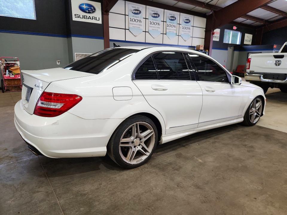2013 Mercedes-benz C-klasse VIN WDDGF8AB7DR279496 COPART salvage auction — MINOR DENT/SCRATCHES, MA - CERTIFICATE OF TITLE, sold $450 on 2026-07-23 (photo 3)