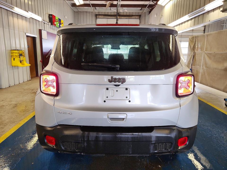 2021 Jeep Renegade VIN ZACNJDBB2MPM96859 COPART salvage auction — MINOR DENT/SCRATCHES, WV - CERTIFICATE OF TITLE, sold $12,100 on 2026-08-13 (photo 6)