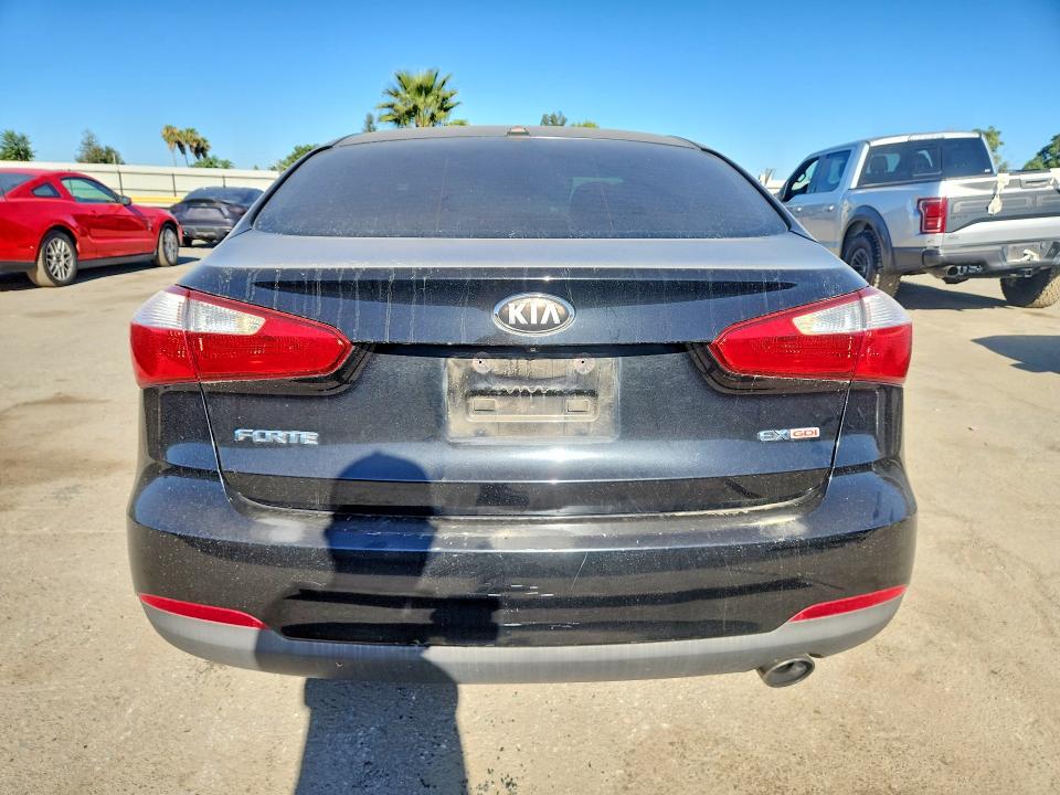 2014 Kia Forte VIN KNAFX4A88E5049102 COPART salvage auction — MECHANICAL, Ca - Dis/Dlr/Exp Only Clean Title, sold $800 on 2026-07-17 (photo 6)