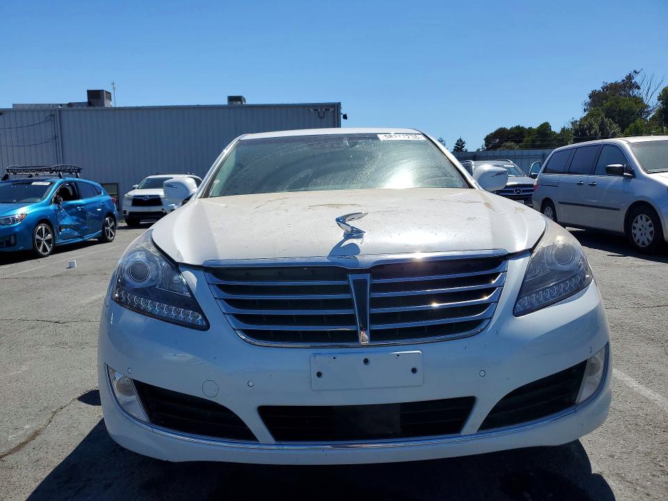 2015 Hyundai Equus VIN KMHGH4JH0FU098561 COPART salvage auction — MINOR DENT/SCRATCHES, Ca - Dis/Dlr/Exp App For Dup Clean, sold $1,500 on 2026-07-31 (photo 5)
