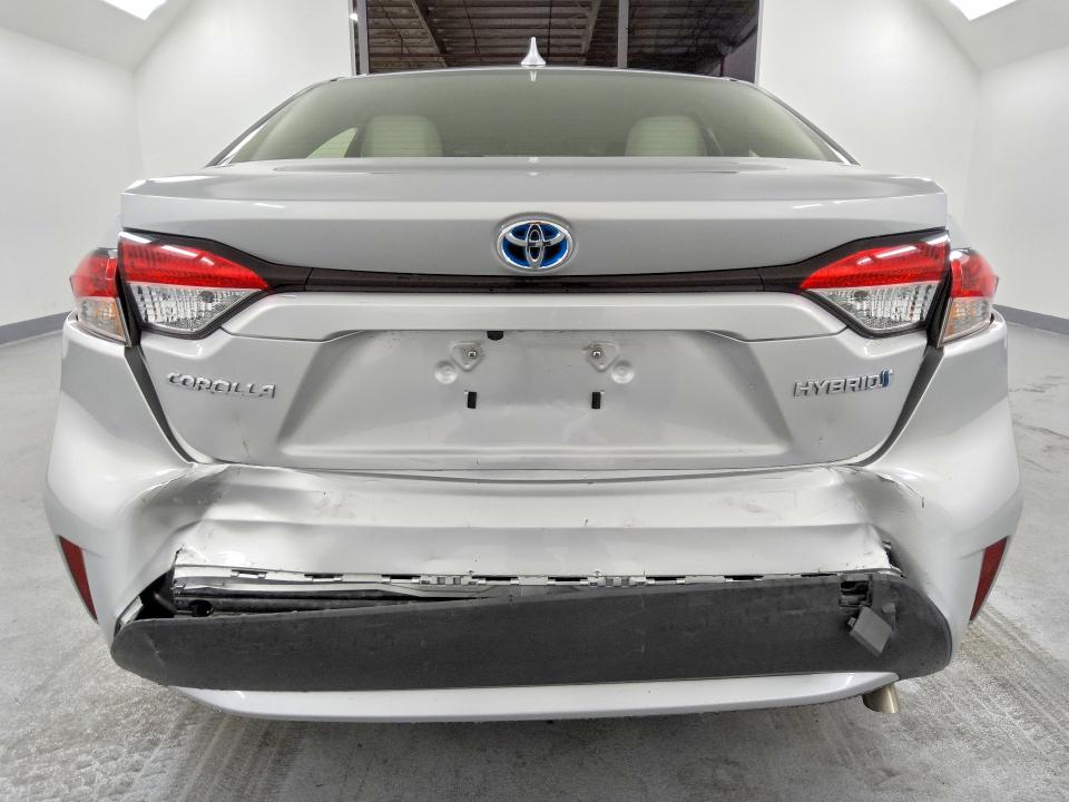 2022 Toyota Corolla VIN JTDEAMDE4NJ051048 COPART salvage auction — REAR END, CA - DIS/DLR/EXP ONLY CLEAN TITLE, sold $1,550 on 2026-07-21 (photo 6)