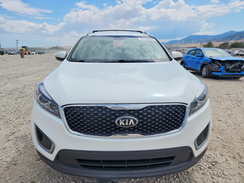 2016 Kia Sorento VIN 5XYPGDA35GG053727 COPART salvage auction — MINOR DENT/SCRATCHES, Ut - Certificate Of Title, sold $900 on 2026-07-31 (photo 5)