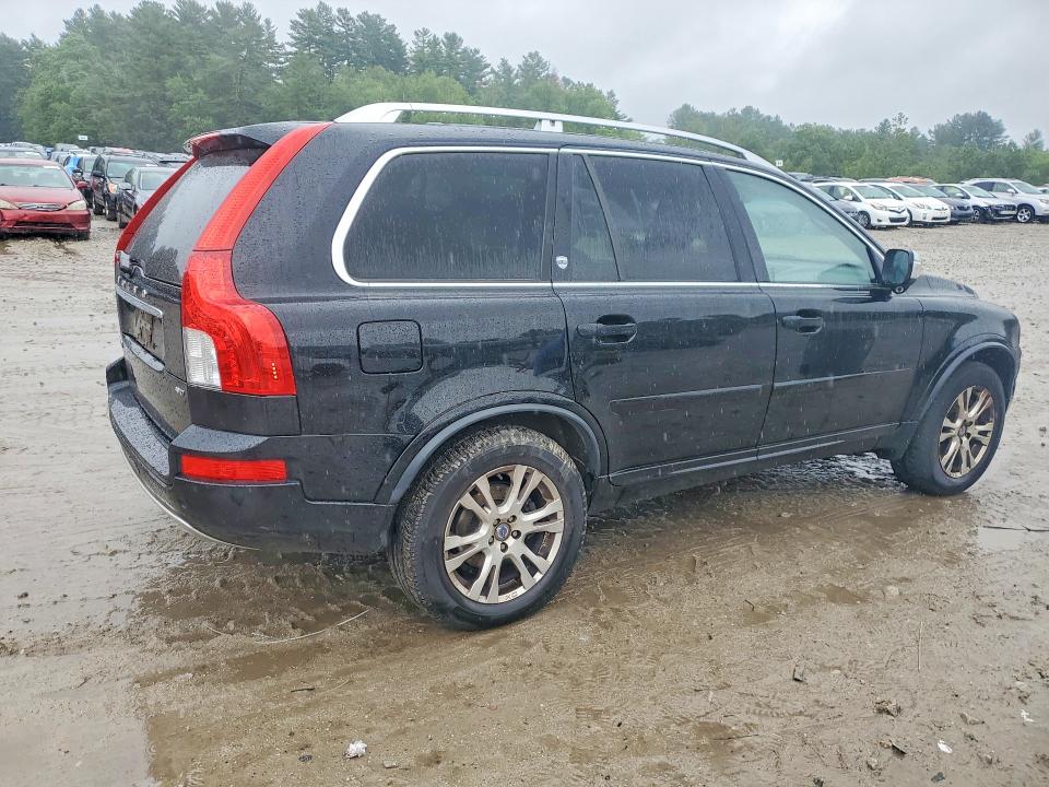 2014 Volvo Xc90 VIN YV4952CZ3E1687553 COPART salvage auction — SIDE, MA - CERT OF TITLE-RECONSTRCTD COLL, sold $1,250 on 2026-08-20 (photo 3)