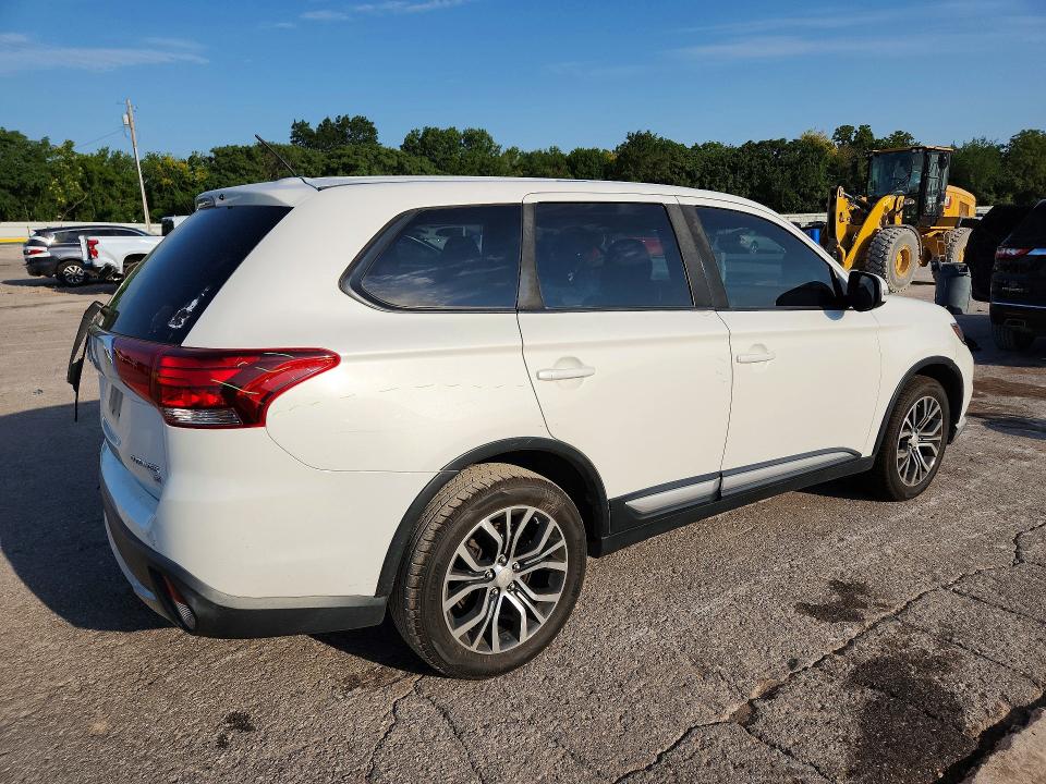 2016 Mitsubishi Outlander VIN JA4AD3A35GZ052727 COPART salvage auction — VANDALISM, Salvage Title, sold $150 on 2026-07-21 (photo 3)