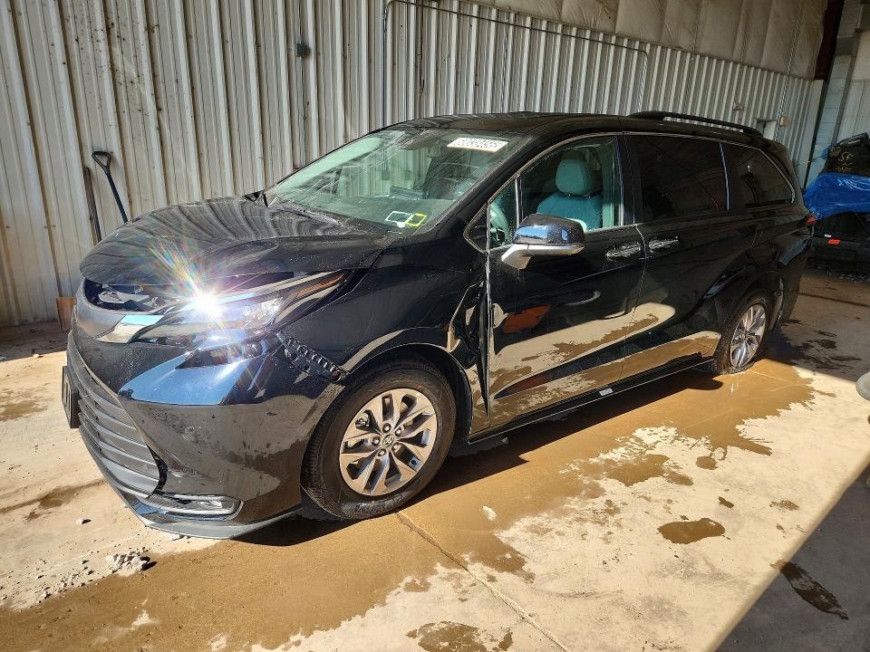 2026 Toyota Sienna VIN 5TDYRKEC8TS327402 COPART salvage auction — FRONT END, Ny - Certificate Of Title (P), sold $19,000 on 2026-07-18 (photo 1)