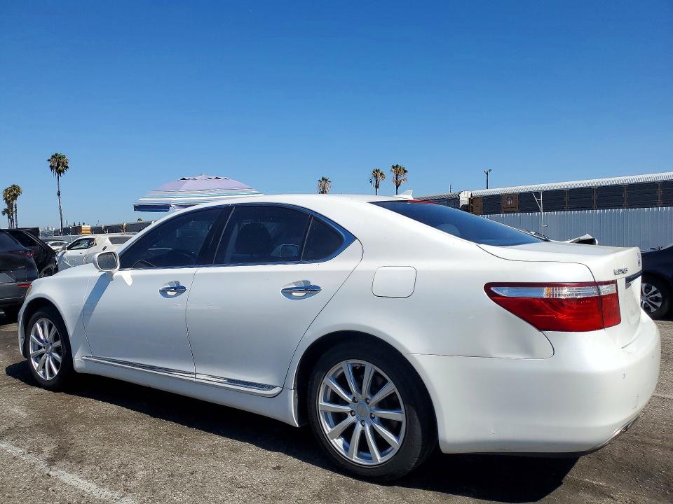 2007 Lexus Ls VIN JTHBL46FX75040410 COPART salvage auction — MINOR DENT/SCRATCHES, CA - DIS/DLR/EXP ONLY CLEAN TITLE, sold $90 on 2026-07-21 (photo 2)