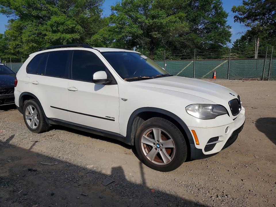 2013 BMW X5 VIN 5UXZV4C57D0E06081 COPART salvage auction — REAR END, MT - CERTIFICATE OF TITLE, sold $125 on 2026-07-30 (photo 4)
