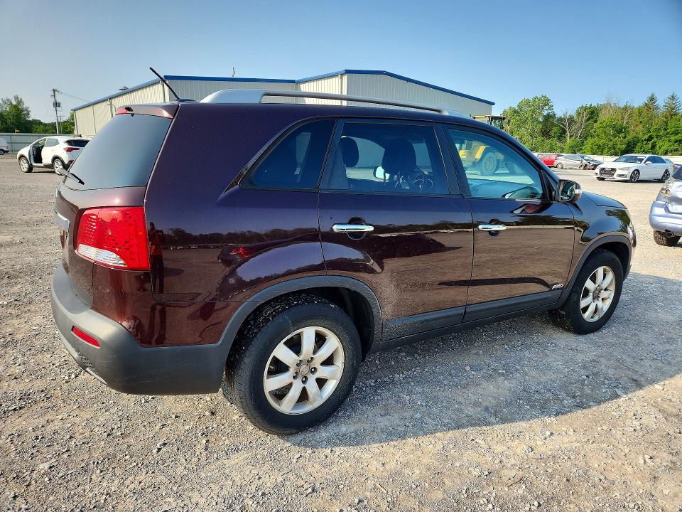 2011 Kia Sorento VIN 5XYKTCA17BG089975 COPART salvage auction — NORMAL WEAR, NY - CERTIFICATE OF TITLE, sold $450 on 2026-07-27 (photo 3)