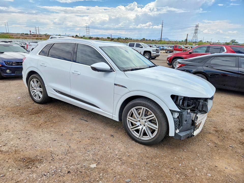 2019 Audi E-tron VIN WA1LAAGE1KB024567 COPART salvage auction — FRONT END, Az - Cert Of Title - Salvage, sold $12,000 on 2026-08-28 (photo 4)