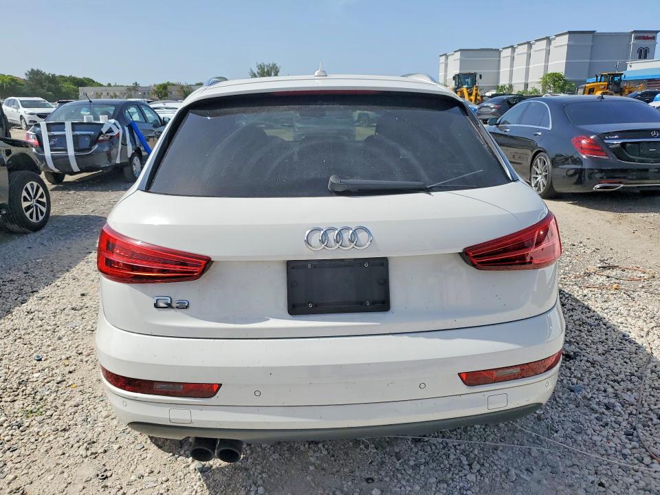 2018 Audi Q3 VIN WA1BCCFS9JR014593 COPART salvage auction — MINOR DENT/SCRATCHES, Fl - Certificate Of Title, sold $1,450 on 2026-07-24 (photo 6)