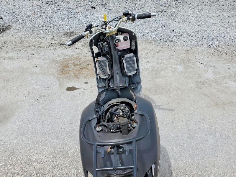 2022 Piaggio VIN ZAPMA39M8N5203362 COPART salvage auction — WATER/FLOOD, Fl - Certificate Of Destruction, sold $10 on 2026-07-28 (photo 6)