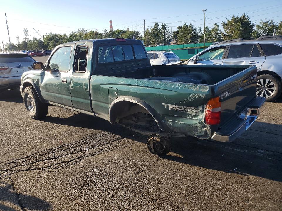 2000 Toyota Tacoma VIN 5TEWN72N3YZ717291 COPART salvage auction — ROLLOVER, CO - PUBLIC - SALVAGE TITLE (P), sold $275 on 2026-07-30 (photo 2)