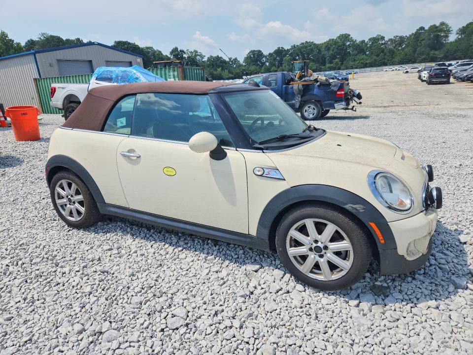 2011 Mini Cooper VIN WMWZP3C56BT249509 COPART salvage auction — NORMAL WEAR, Ga - Certificate Of Title, sold $575 on 2026-08-04 (photo 4)