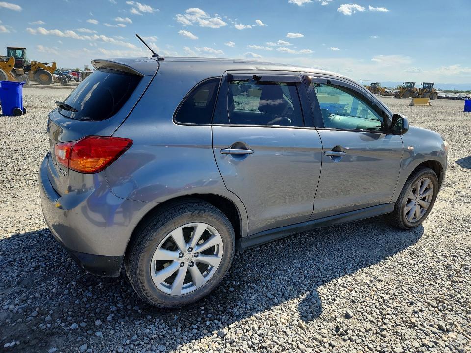 2015 Mitsubishi Outlander VIN 4A4AR3AU5FE040043 COPART salvage auction — HAIL, Ne - Dis/Dlr/Exp Only Salvage Title, sold $2,100 on 2026-08-25 (photo 3)