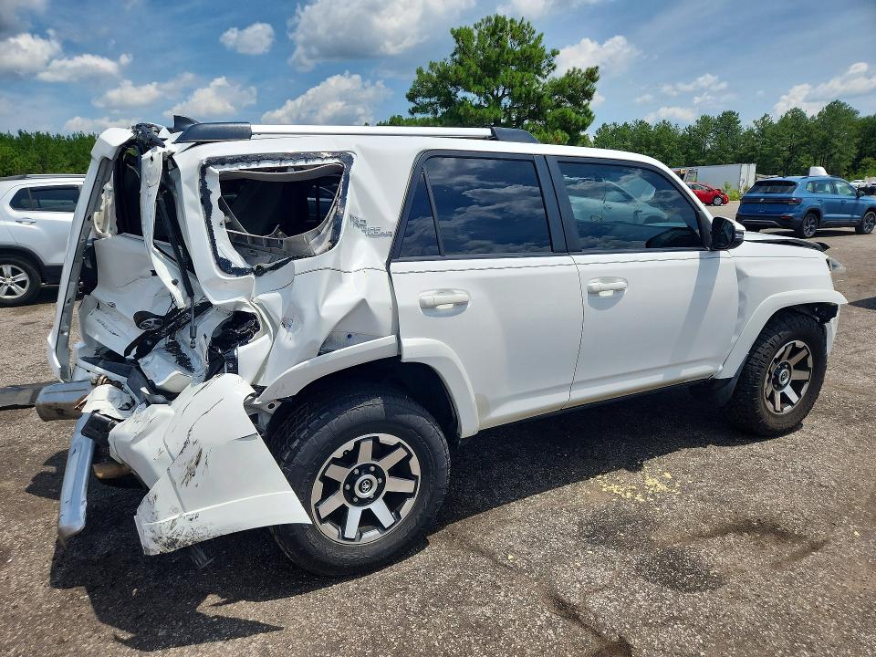 2017 Toyota 4runner VIN JTEBU5JR5H5445027 COPART salvage auction — REAR END, Salvage Title, sold $2,900 on 2026-07-24 (photo 3)