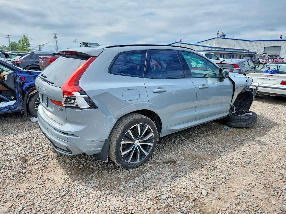 2025 Volvo VIN YV4M12RC6S1181185 COPART salvage auction — FRONT END, Salvage Title, sold $15,200 on 2026-07-13 (photo 3)
