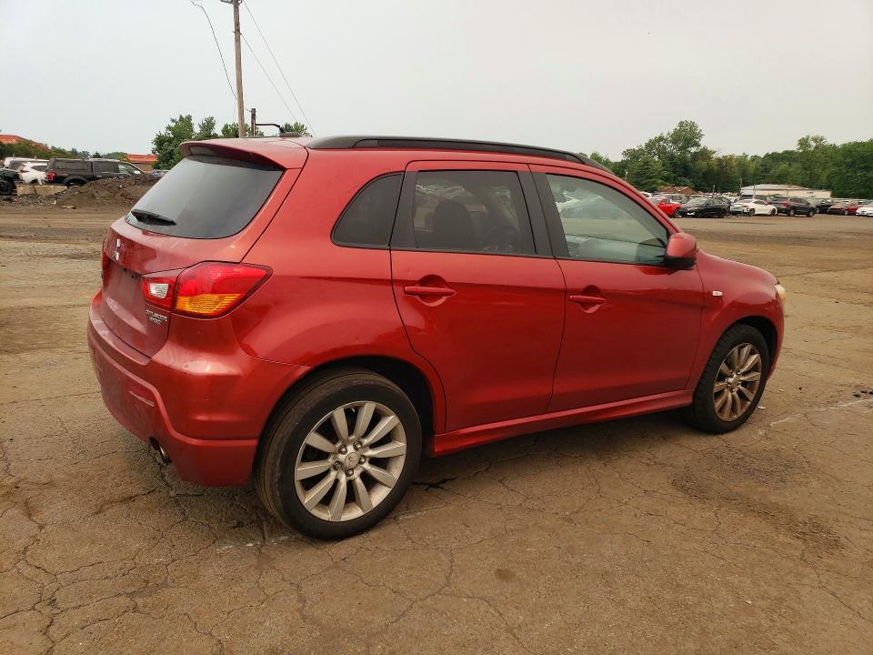 2011 Mitsubishi VIN JA4AR4AU1BZ014727 COPART salvage auction — BURN, CT - CERT OF TITLE-SALVAGE, sold $450 on 2026-07-28 (photo 3)