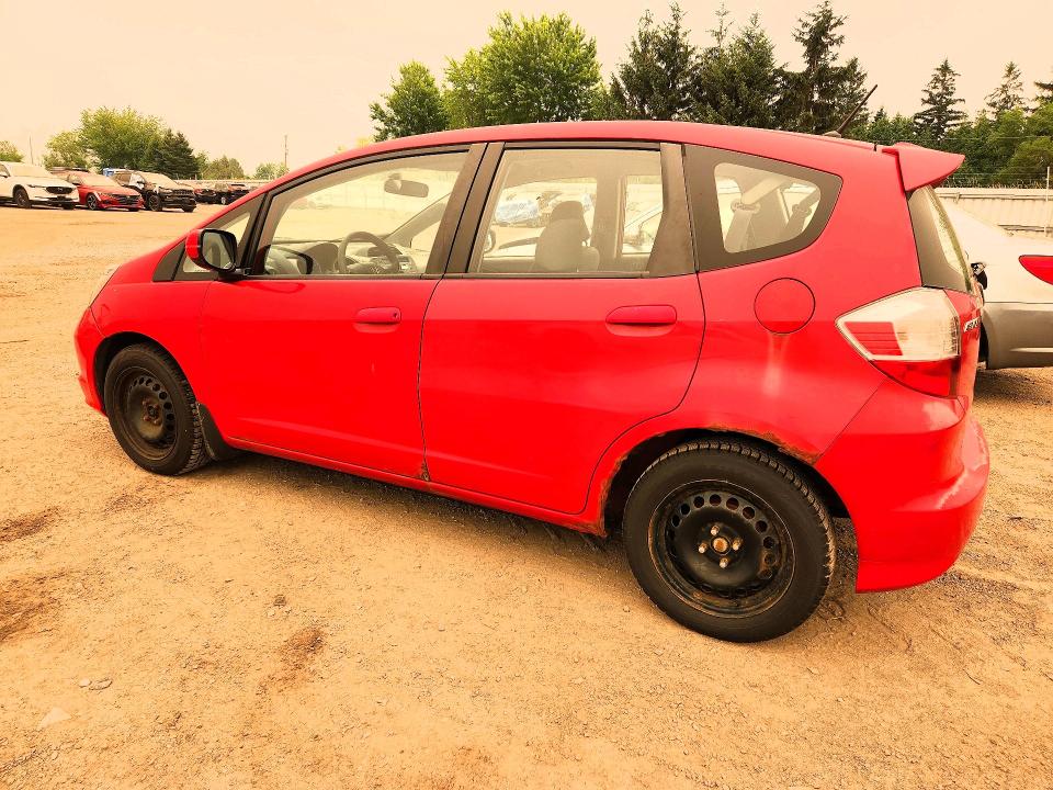2009 Honda Fit VIN JHMGE88539S802637 COPART salvage auction — MECHANICAL, On - Permit No Brand - Unfit, sold $275 on 2026-07-28 (photo 2)