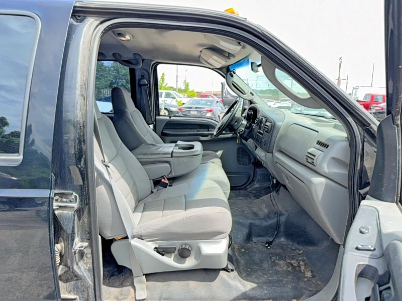 2006 Ford F-350 super duty VIN 1FTWW33P86EA38834 COPART salvage auction — SIDE, Mt - Dealer Only Clean Title (P), sold $2,750 on 2026-07-09 (photo 5)