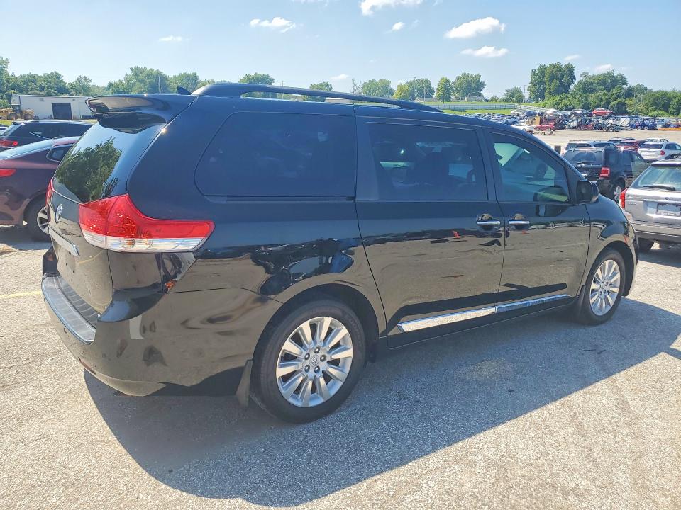 2012 Toyota Sienna VIN 5TDDK3DC2CS042396 COPART salvage auction — SIDE, Salvage Title, sold $4,150 on 2026-07-24 (photo 3)